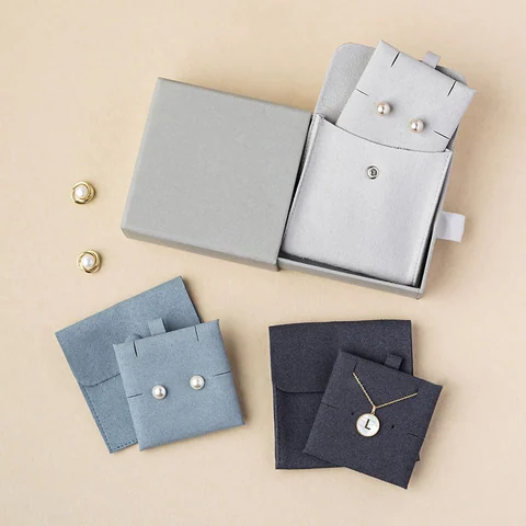 Snap-flap jewelry pouches, packaging detail