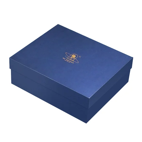 Dimensional gift boxes, packaging detail